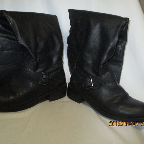 Boots - Picture 3 of 6